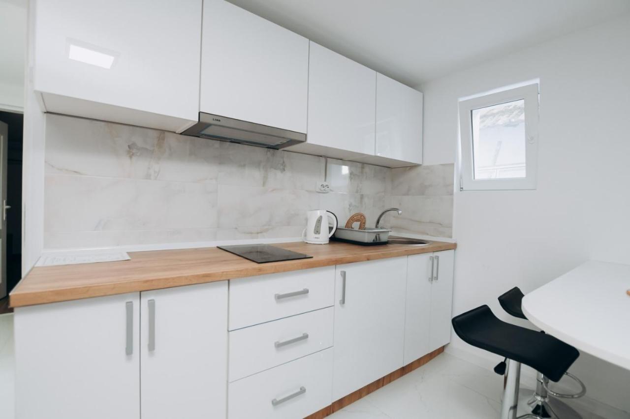 Apartmani Otasevic คลาโดโว ภายนอก รูปภาพ