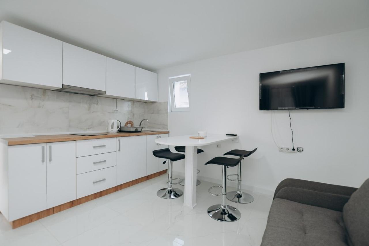 Apartmani Otasevic คลาโดโว ภายนอก รูปภาพ